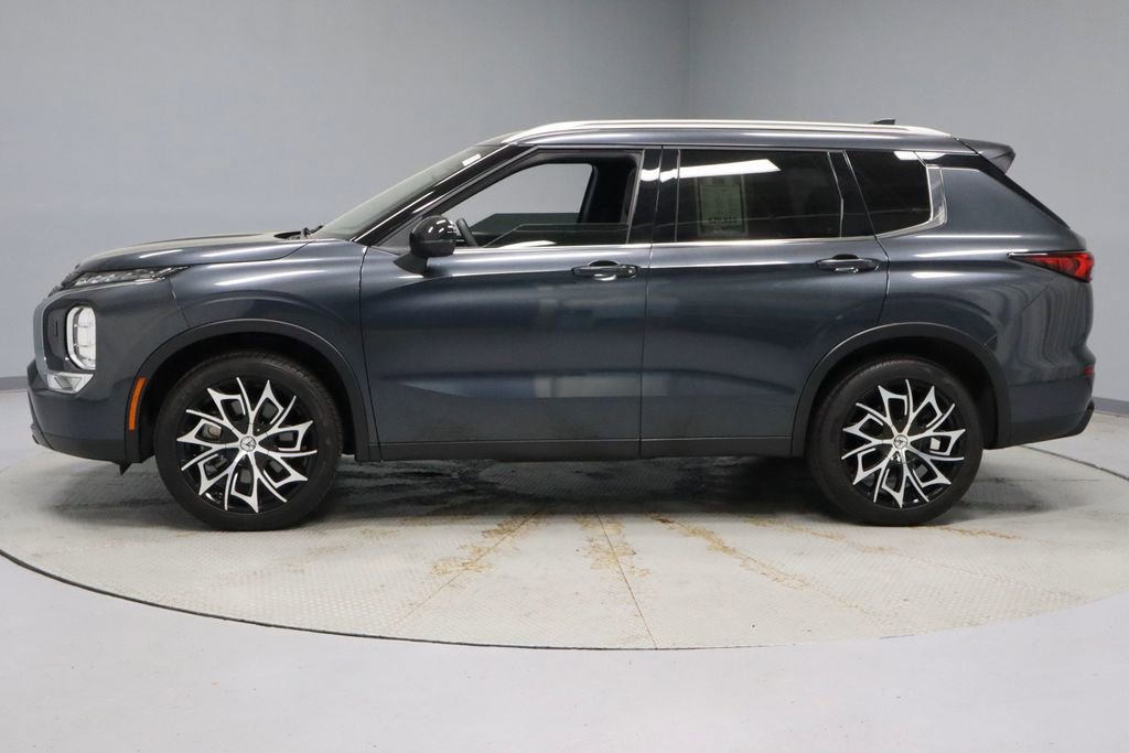 Used 2024 Mitsubishi Outlander SE Black Edition AWD/4WD image 8