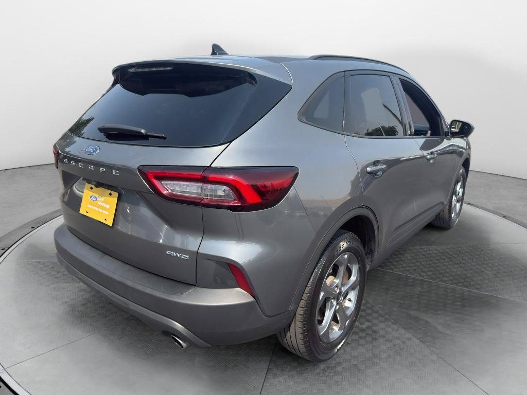 Certified 2025 Ford Escape ST-Line Select AWD/4WD image 9