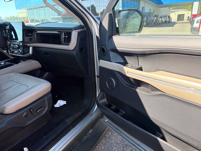 Certified 2024 Ford Expedition Limited RWD image 30