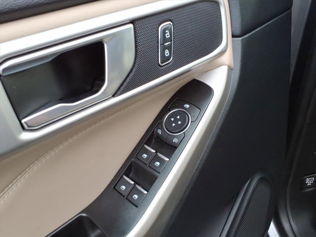 Certified 2022 Ford Explorer XLT w/ Class IV Trailer Tow Package image 15