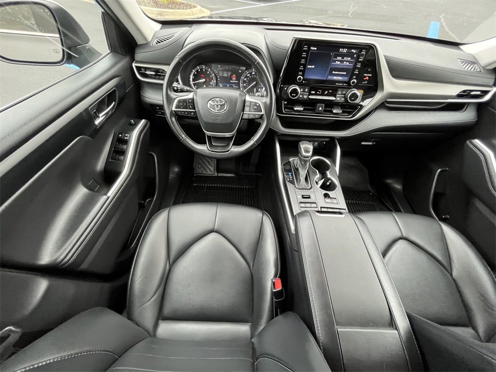 Used 2022 Toyota Highlander XLE image 22