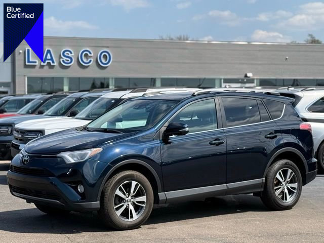 Used 2017 Toyota RAV4 XLE AWD/4WD image 1