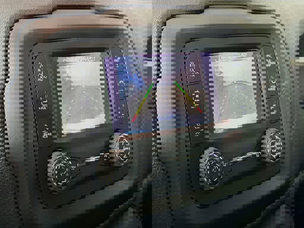 Used 2019 Jeep Renegade Sport image 27