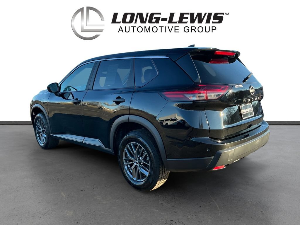Used 2024 Nissan Rogue S FWD image 4