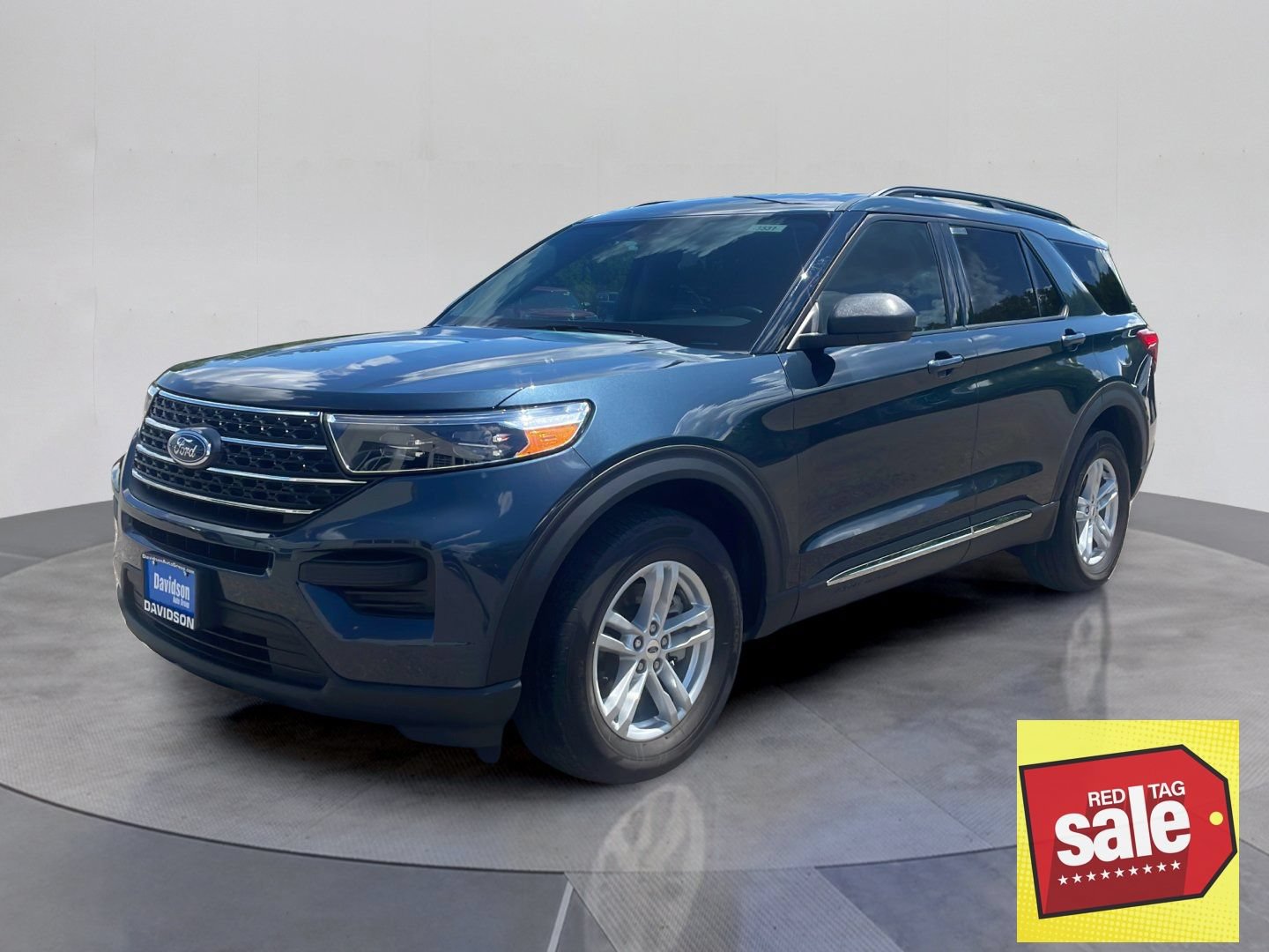 Certified 2024 Ford Explorer XLT AWD/4WD image 1
