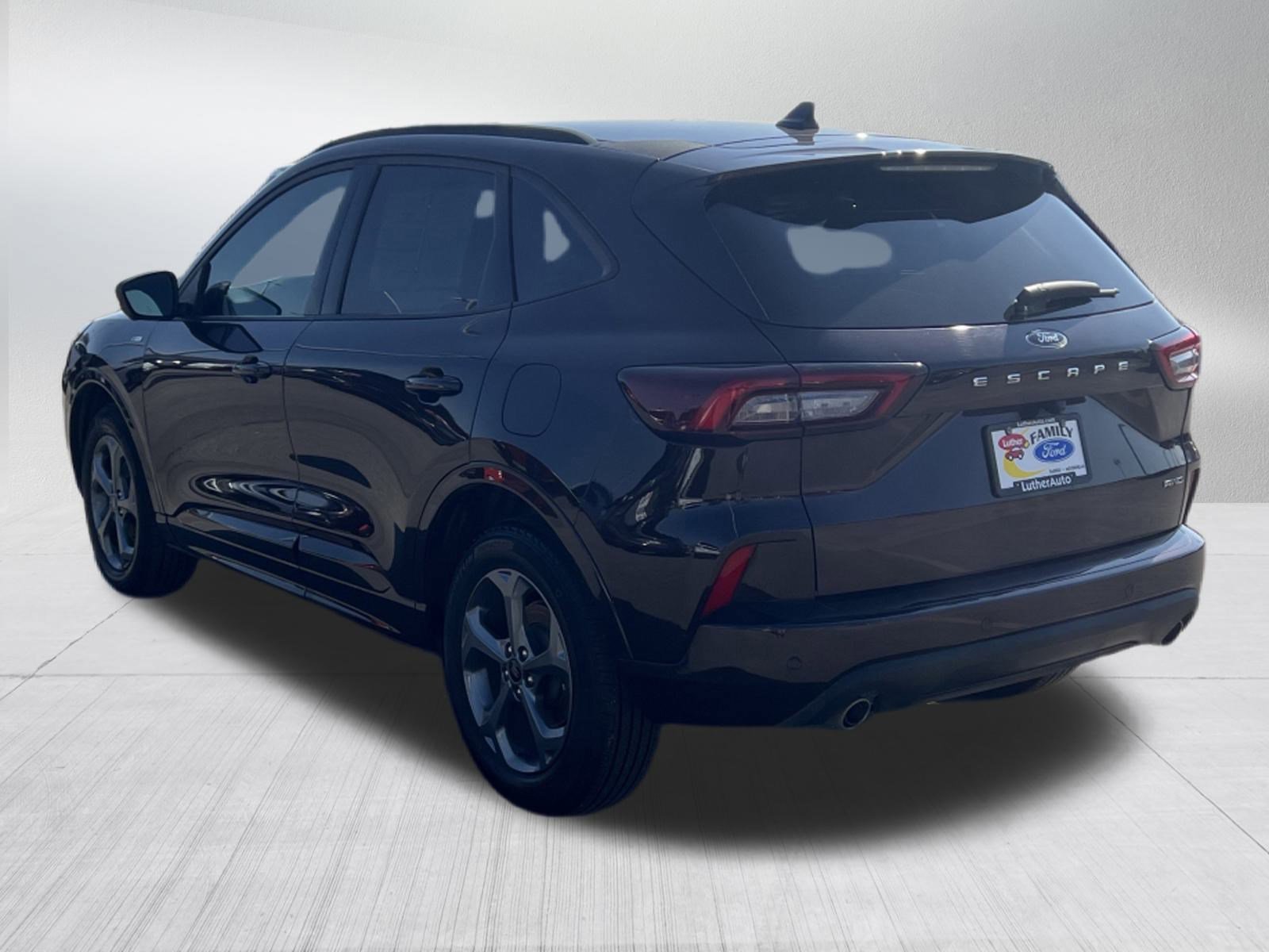Certified 2023 Ford Escape ST-Line Select w/ Tech Pack #2 image 3