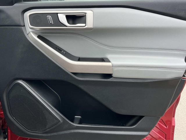 Certified 2022 Ford Explorer XLT w/ Equipment Group 202A image 25