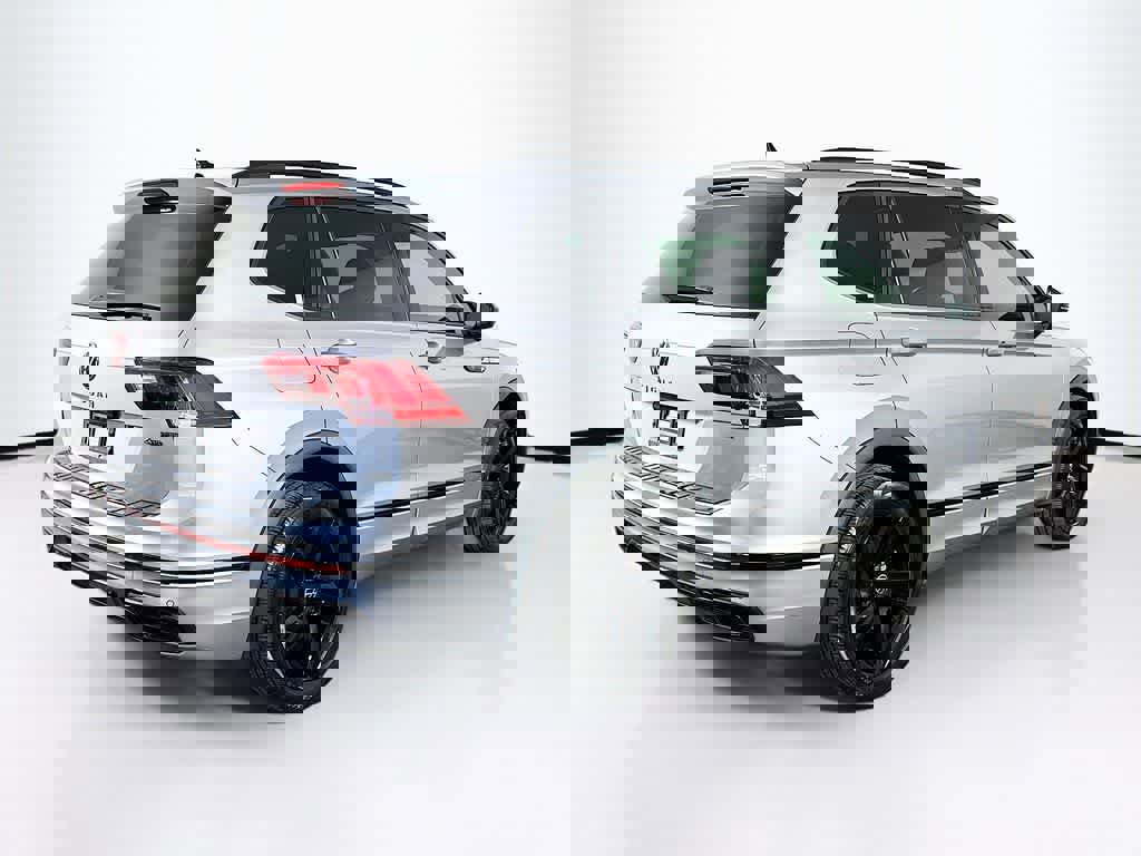 Used 2023 Volkswagen Tiguan SE R-Line image 6