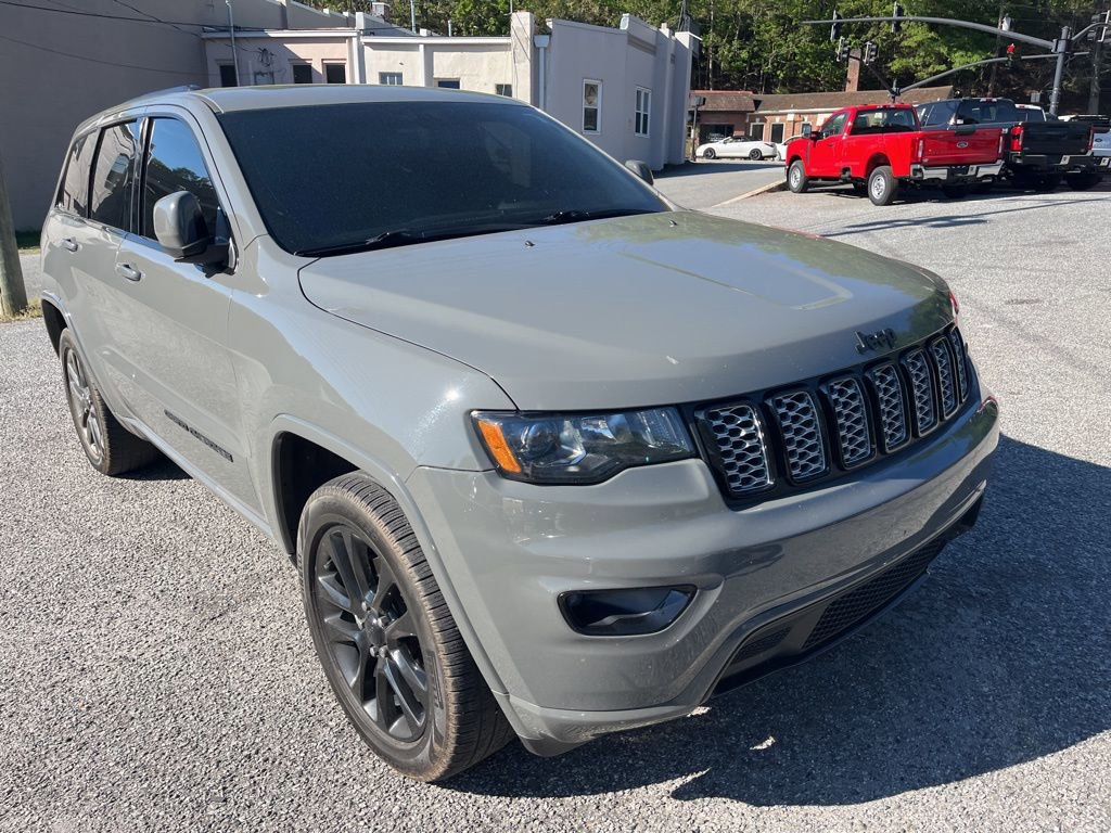 Used 2020 Jeep Grand Cherokee Altitude image 15