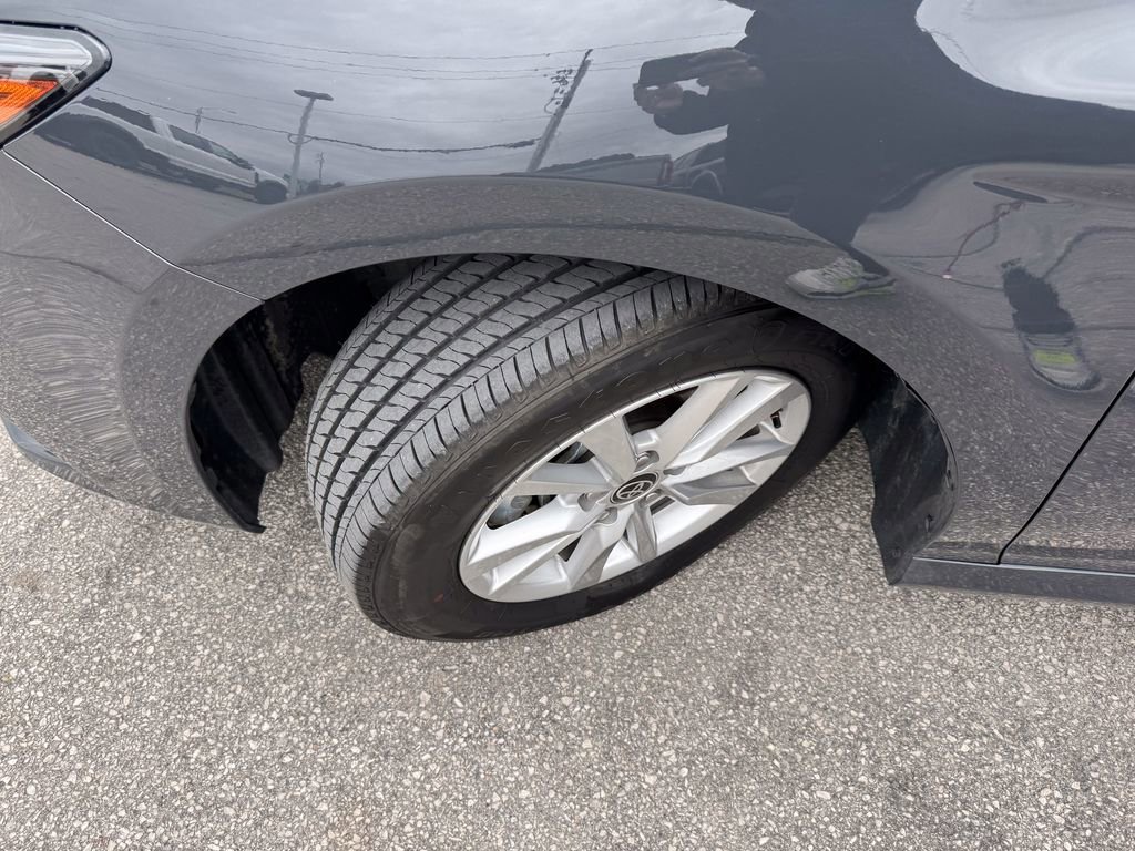 Used 2025 Toyota Camry LE image 35