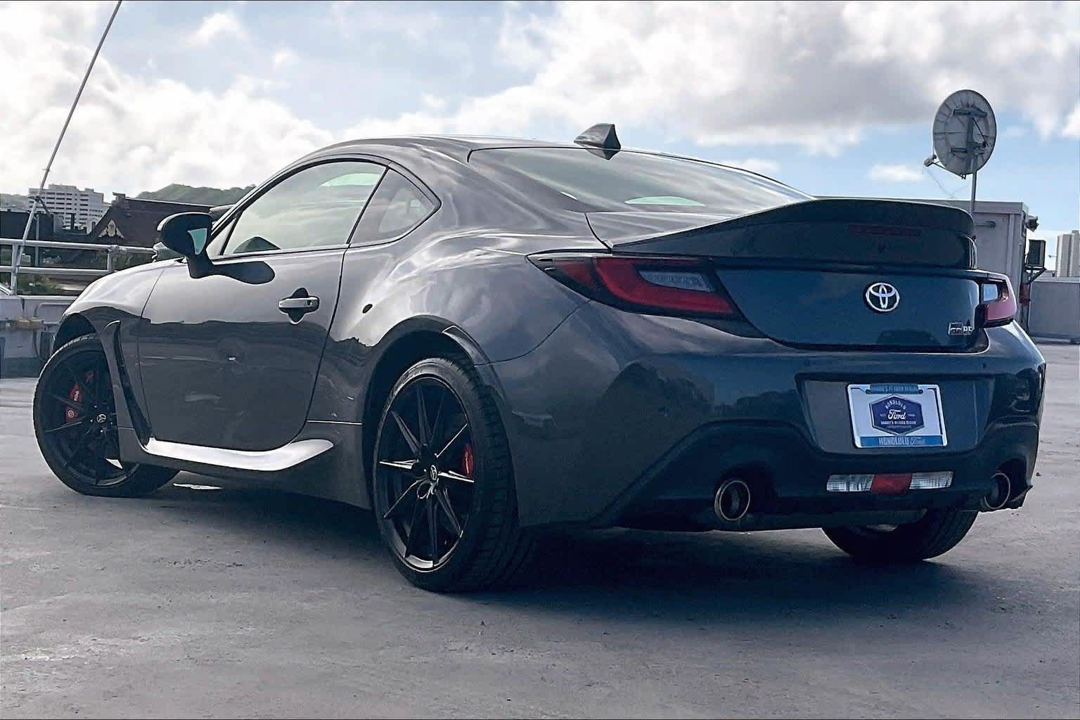 Used 2025 Toyota GR86 Premium w/ Performance Package RWD image 4