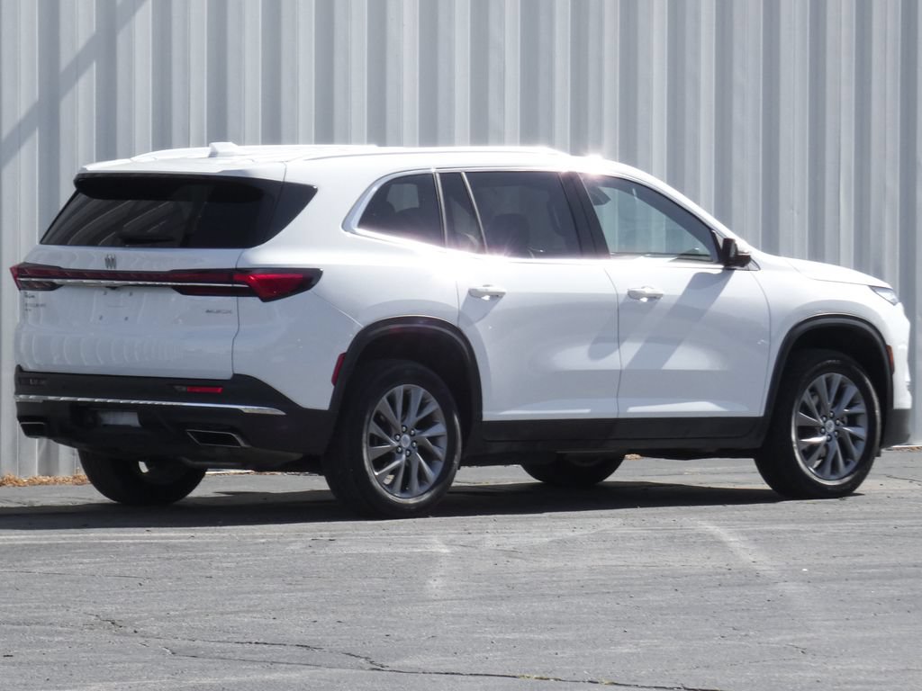 Used 2025 Buick Enclave Preferred AWD/4WD image 3