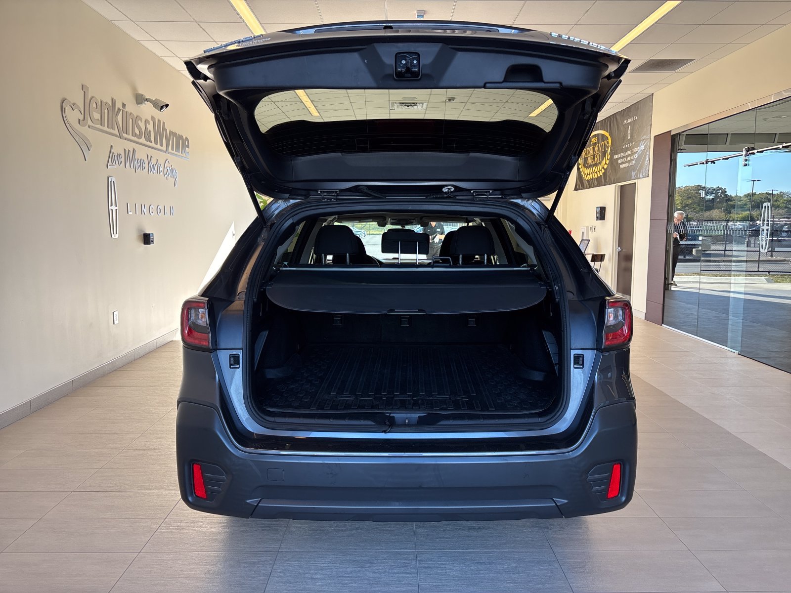 Used 2022 Subaru Outback Premium AWD/4WD image 10