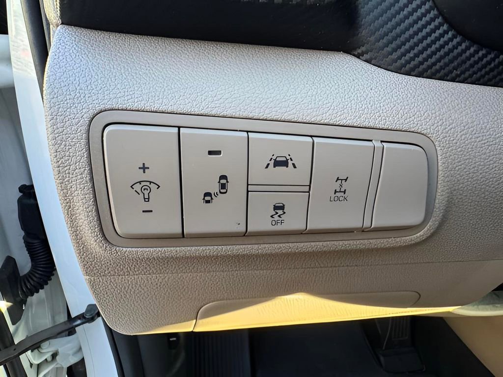 Used 2020 Hyundai Tucson SEL w/ Cargo Package image 16