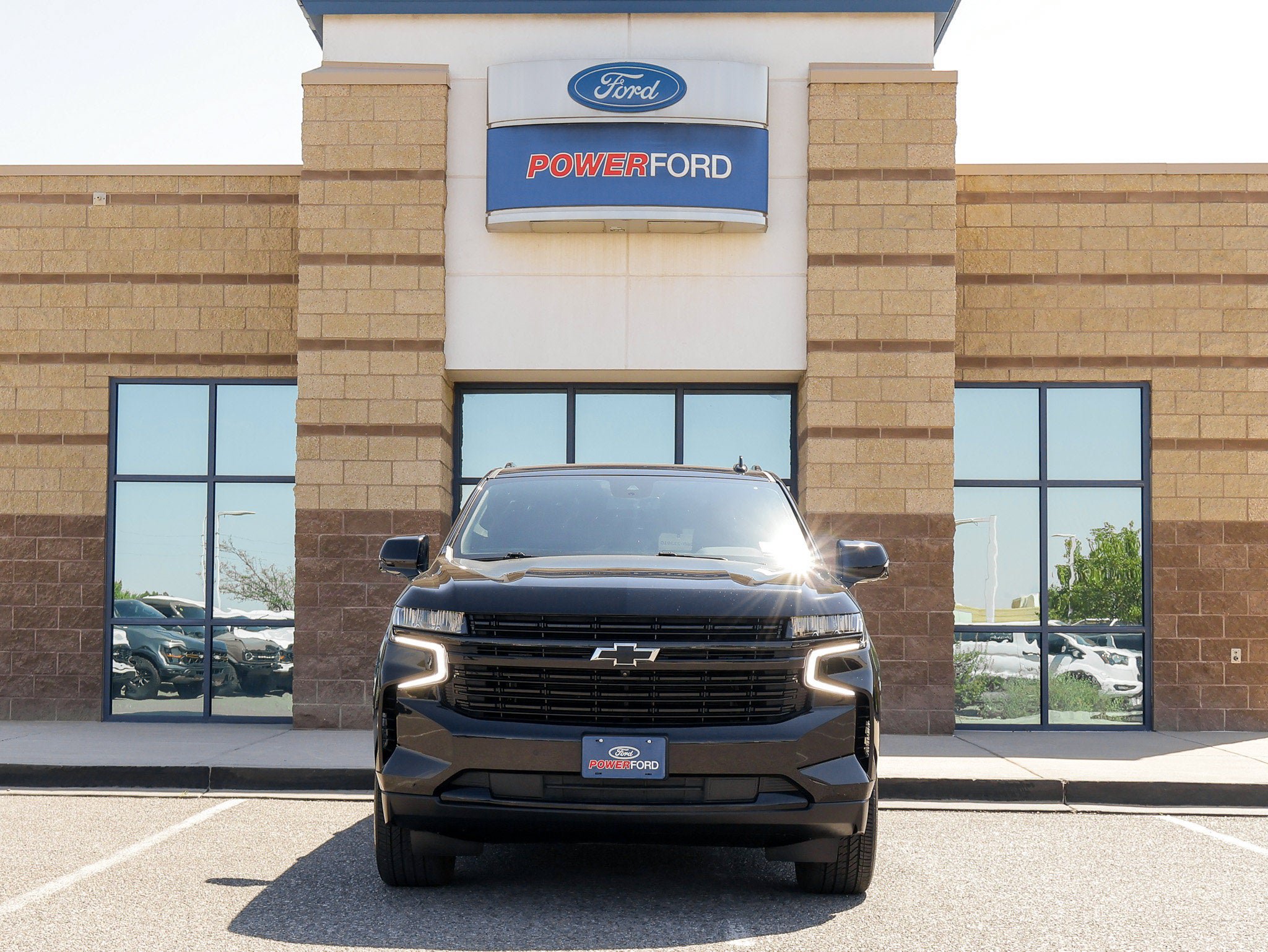Used 2024 Chevrolet Tahoe RST w/ Luxury Package AWD/4WD image 3