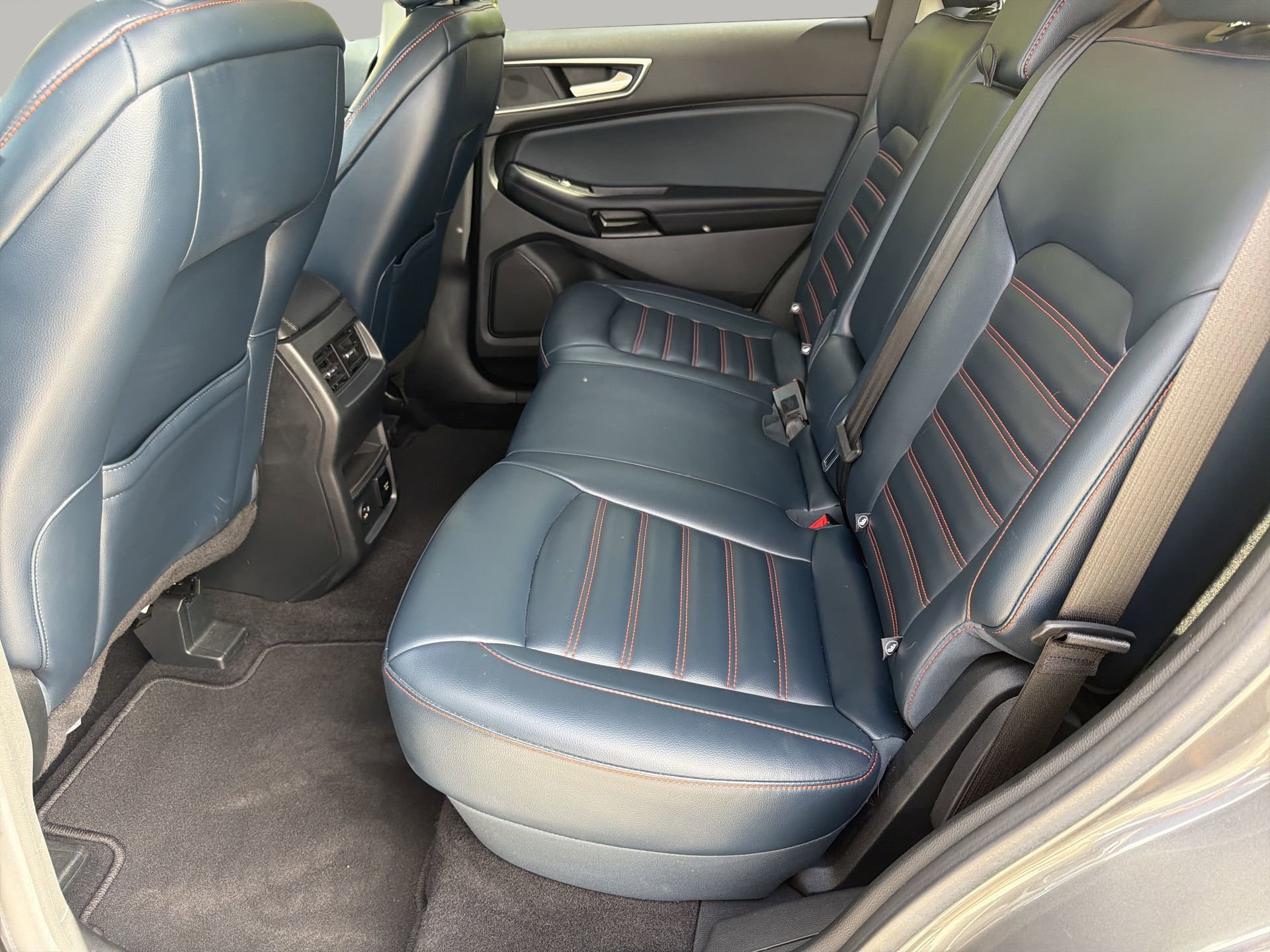 Certified 2022 Ford Edge SEL w/ Sport Appearance Package AWD/4WD image 50