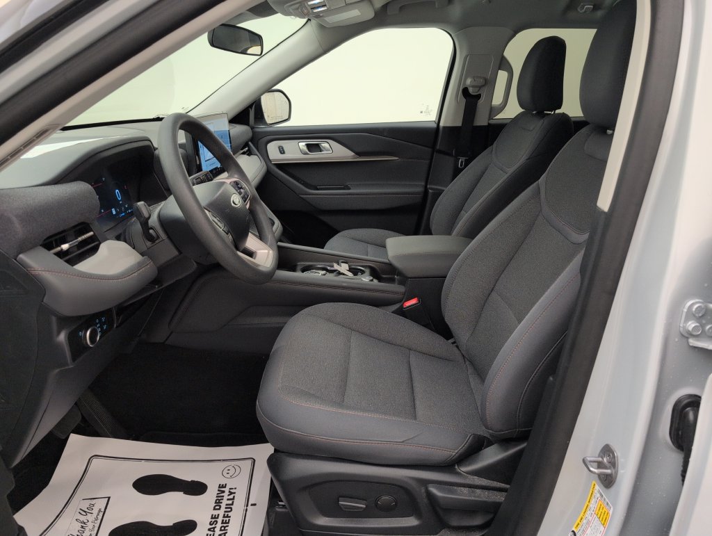 Certified 2026 Ford Explorer Active RWD image 4