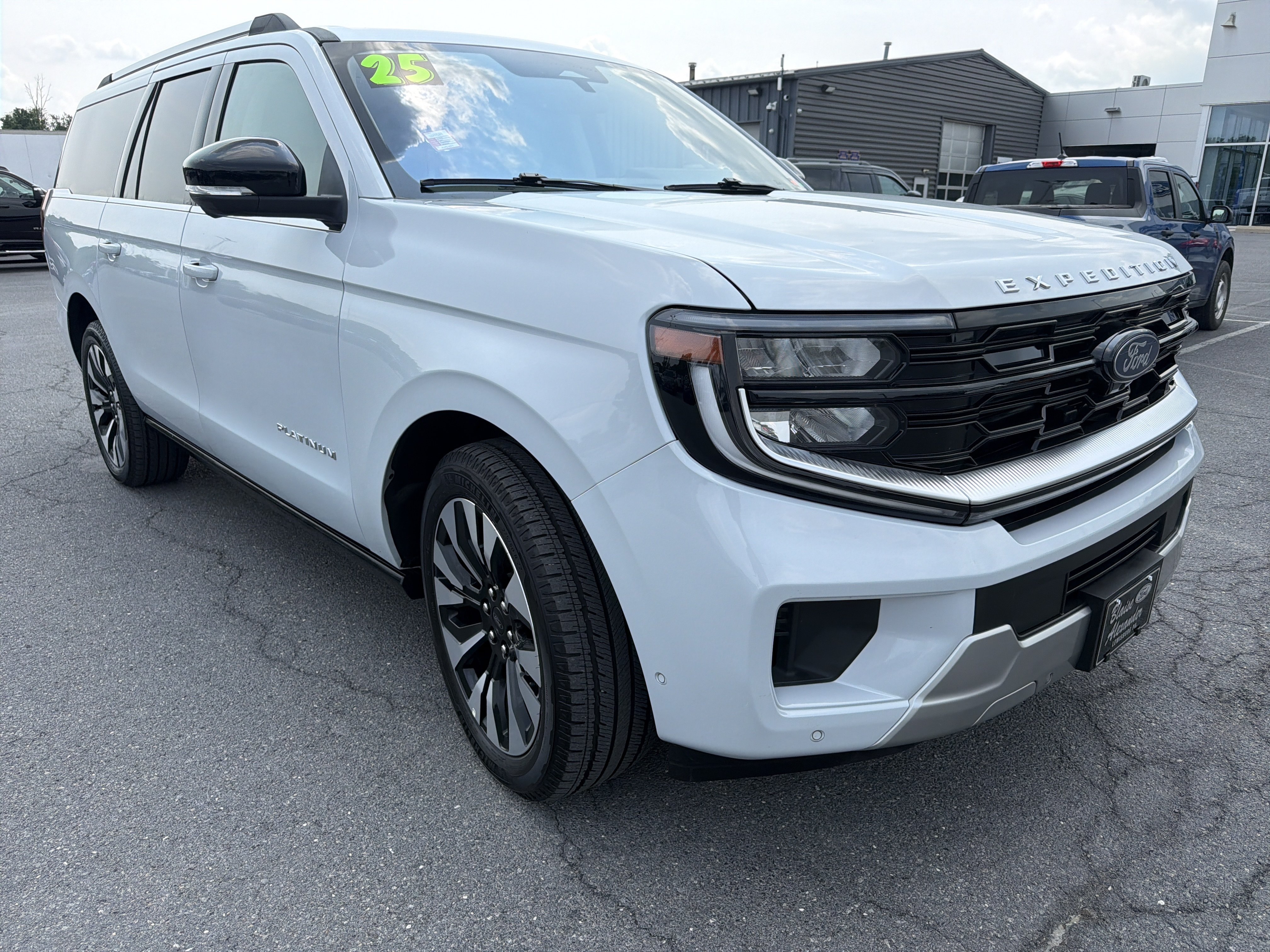 Certified 2025 Ford Expedition Max Platinum w/ Driver's Package AWD/4WD image 1
