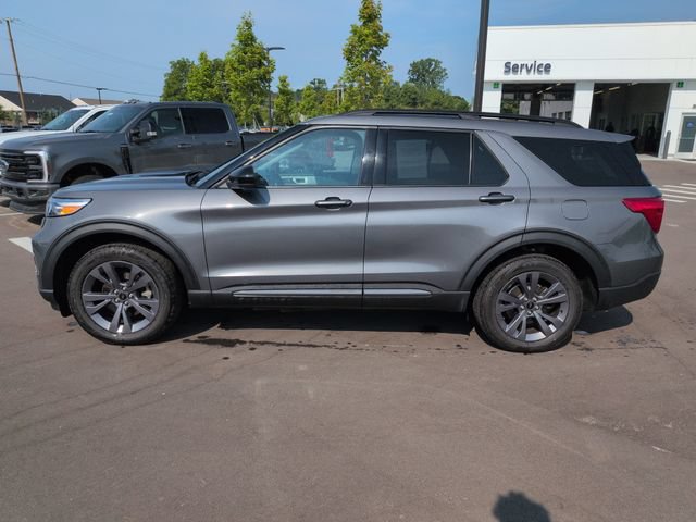 Certified 2023 Ford Explorer XLT w/ Equipment Group 202A AWD/4WD image 2