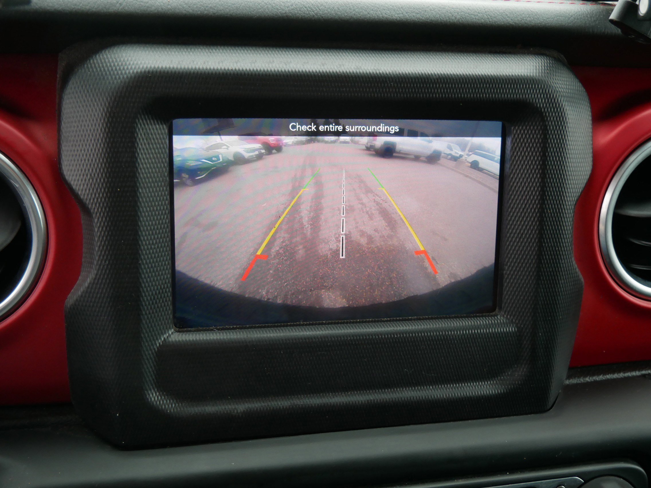 Used 2018 Jeep Wrangler Unlimited Rubicon w/ Cold Weather Group image 32