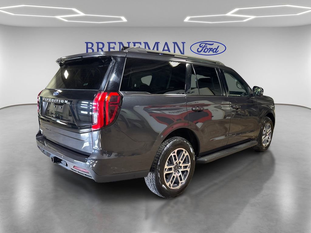 Certified 2025 Ford Expedition Active AWD/4WD image 5