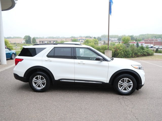 Certified 2023 Ford Explorer XLT w/ Equipment Group 202A AWD/4WD image 4