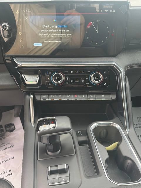 Used 2024 GMC Sierra 1500 Denali w/ Technology Package AWD/4WD image 9