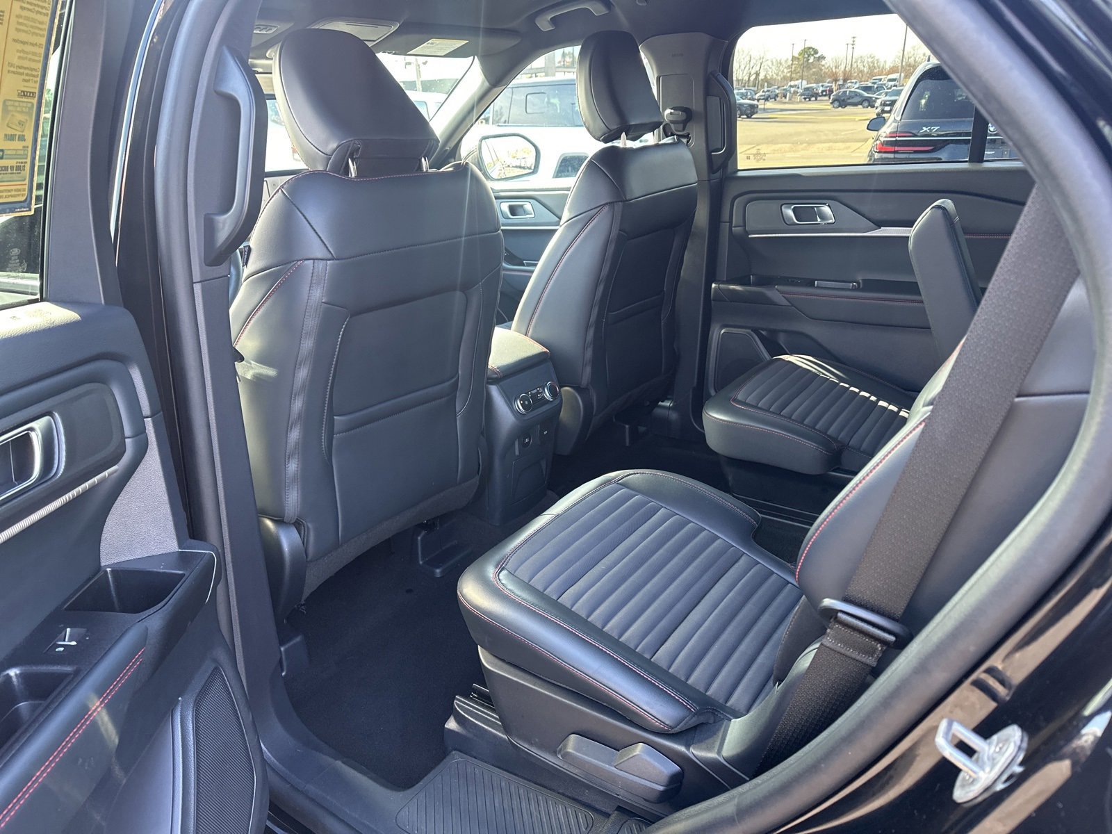 Certified 2025 Ford Explorer ST-Line image 15