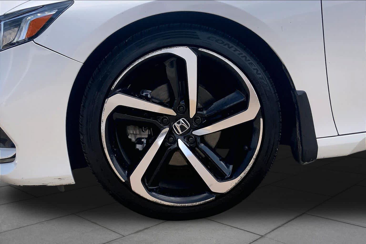 Used 2020 Honda Accord Sport image 11