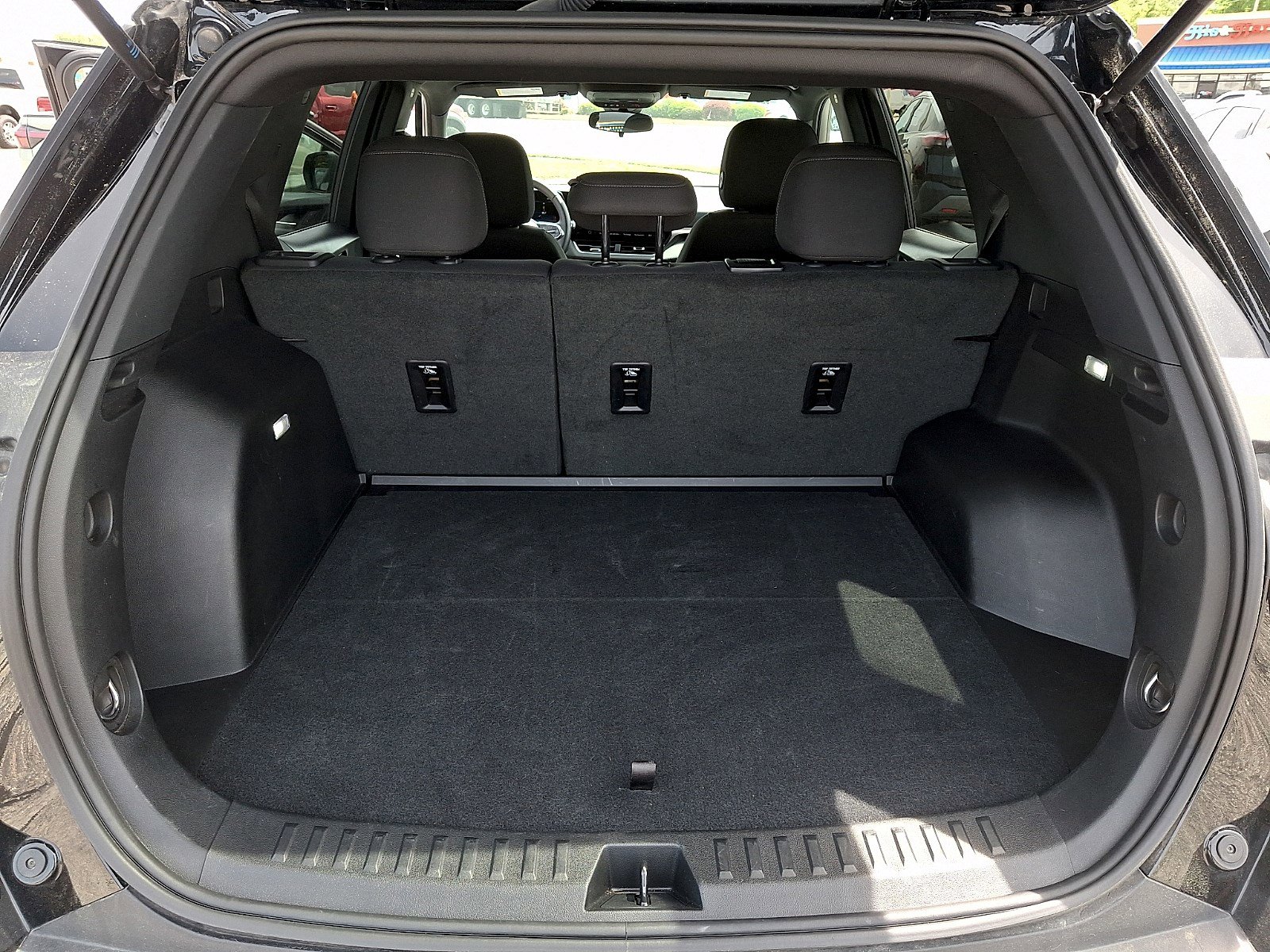 Used 2025 Chevrolet Equinox LT image 27