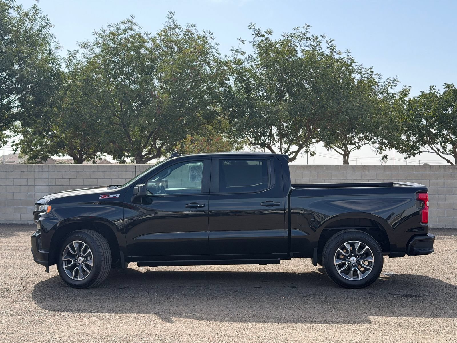 Used 2021 Chevrolet Silverado 1500 RST w/ Z71 Off-Road Package AWD/4WD image 9