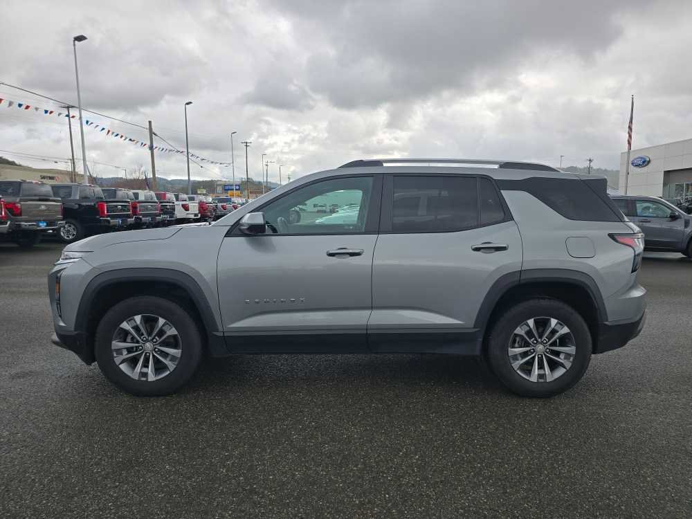 Used 2025 Chevrolet Equinox LT w/ Convenience Package II image 2