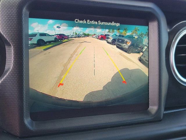 Used 2021 Jeep Wrangler Unlimited Sahara image 28