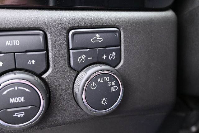 Used 2025 Chevrolet Silverado 1500 LT AWD/4WD image 27