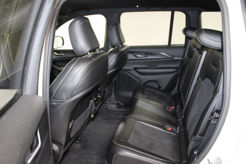 Used 2024 Jeep Grand Cherokee Altitude AWD/4WD image 25