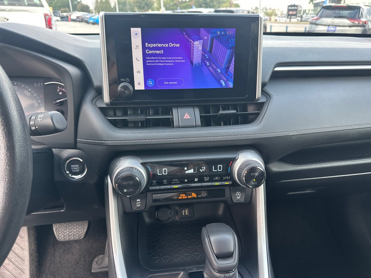 Used 2024 Toyota RAV4 XLE FWD image 29