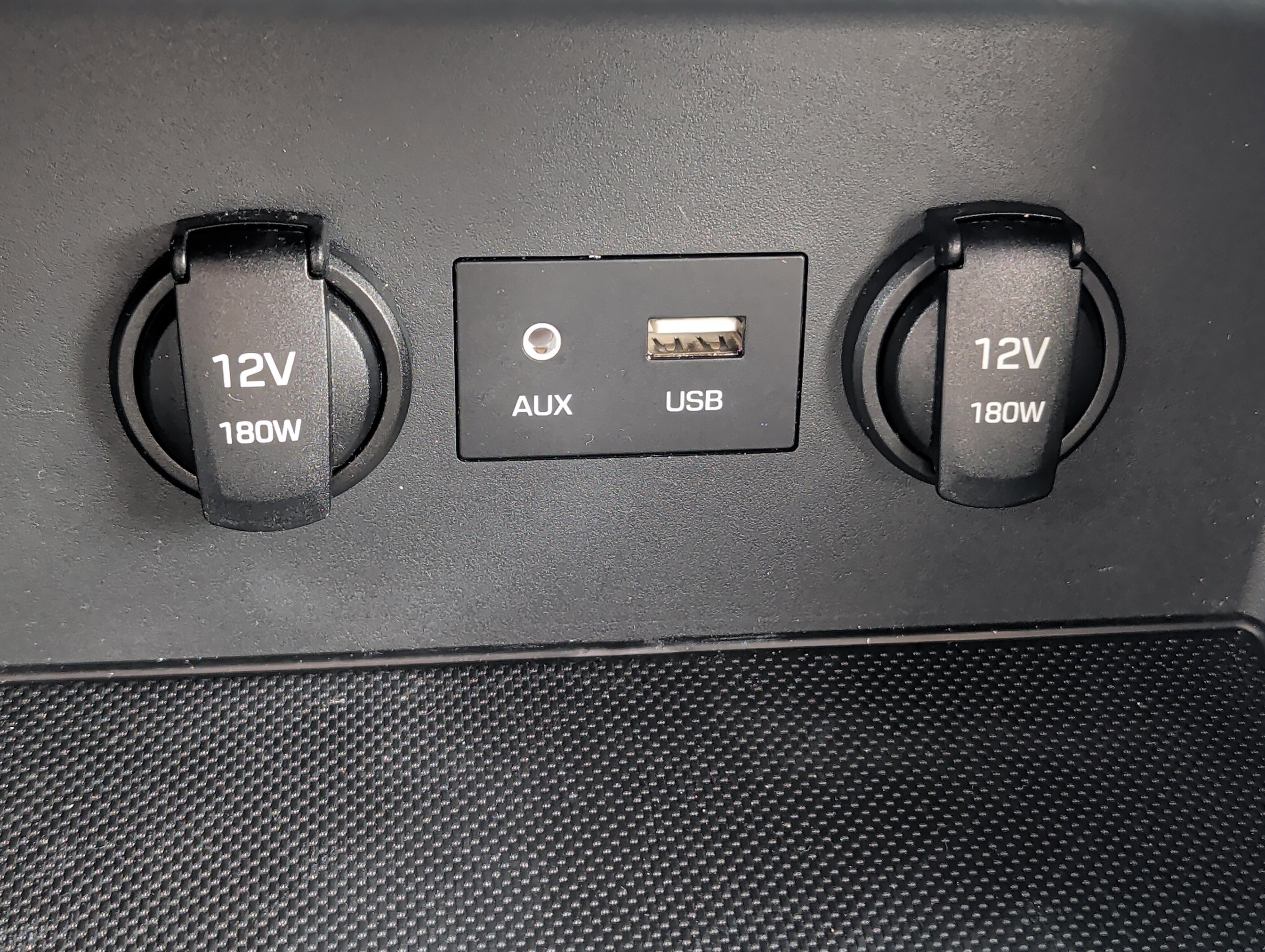 Used 2018 Hyundai Elantra GT image 30