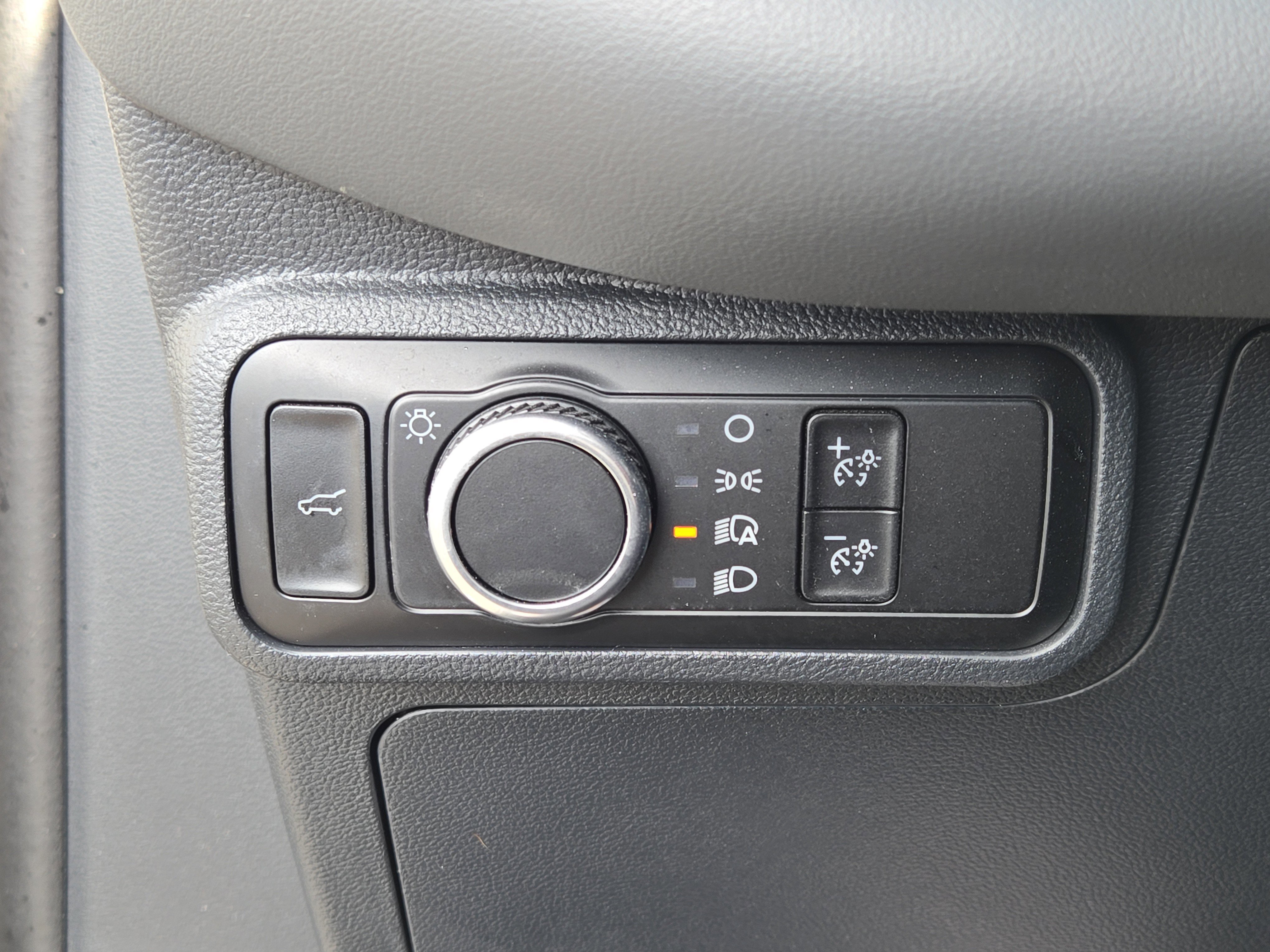 Certified 2025 Ford Explorer Active image 24