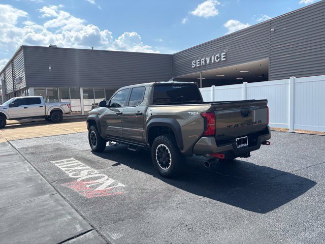 Used 2026 Toyota Tacoma TRD Off-Road AWD/4WD image 5
