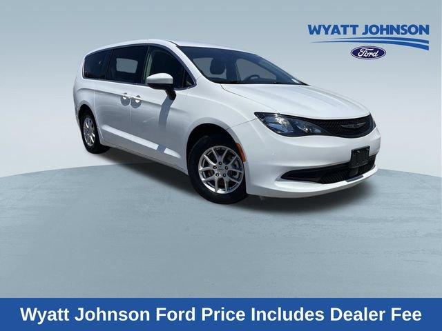 Used 2023 Chrysler Voyager LX FWD image 1