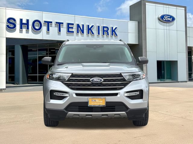 Certified 2022 Ford Explorer XLT w/ Equipment Group 202A RWD image 2