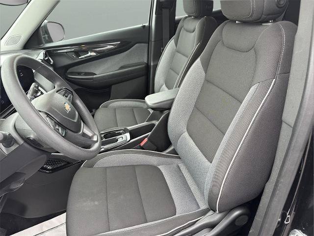 Used 2025 Chevrolet TrailBlazer LT AWD/4WD image 12