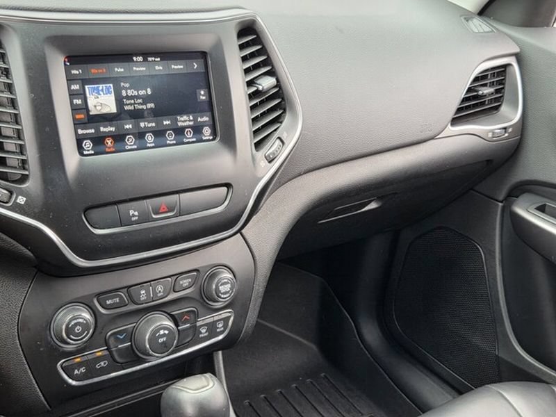 Used 2019 Jeep Cherokee Latitude Plus FWD image 27