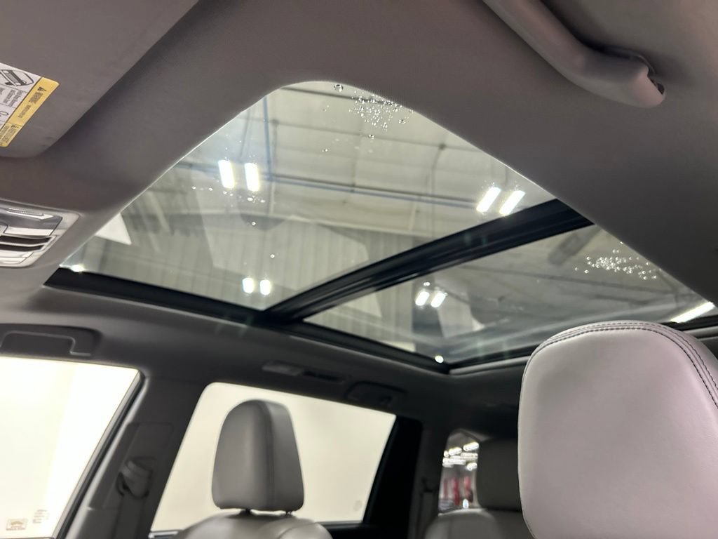 Used 2018 Toyota Highlander Limited Platinum AWD/4WD image 25