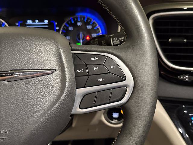 Used 2023 Chrysler Voyager LX FWD image 21