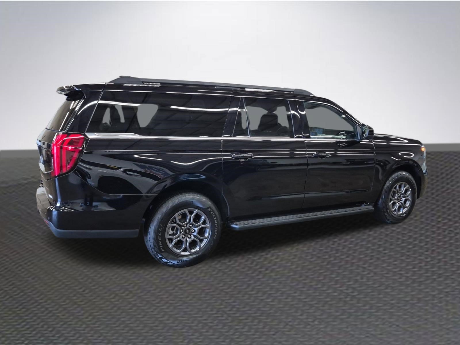 Certified 2025 Ford Expedition Max Active AWD/4WD image 4