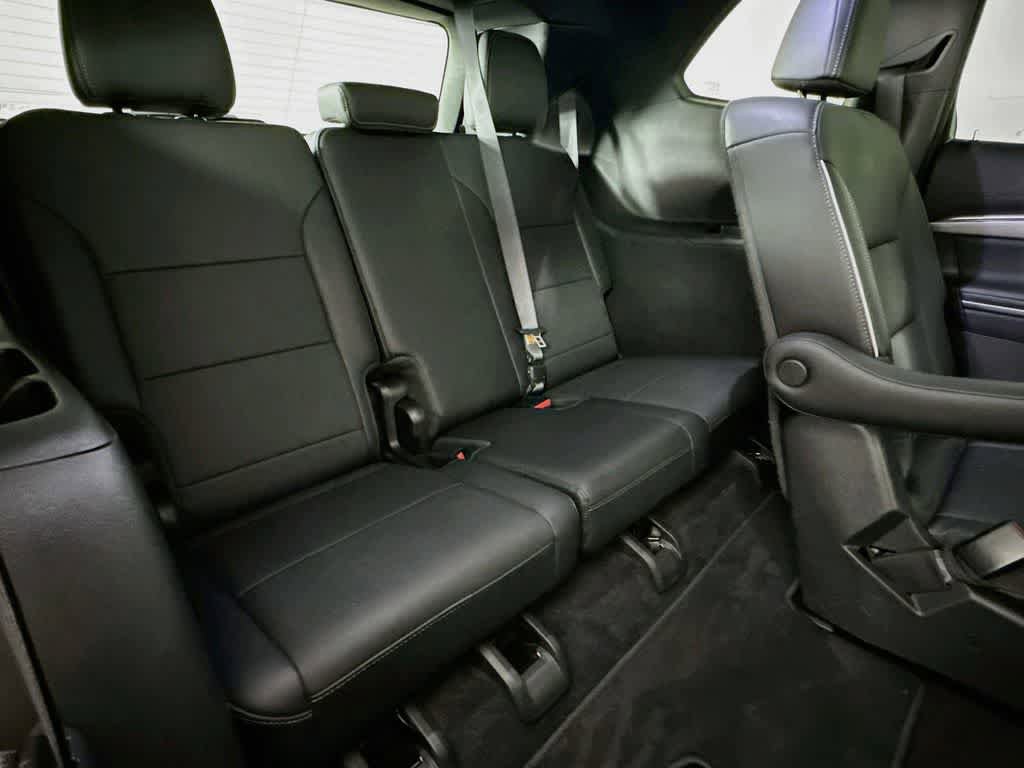 Used 2025 Buick Enclave Preferred FWD image 32