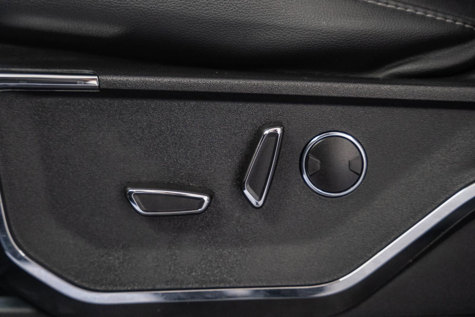 Certified 2023 Ford F150 Lariat w/ Equipment Group 502A High image 40