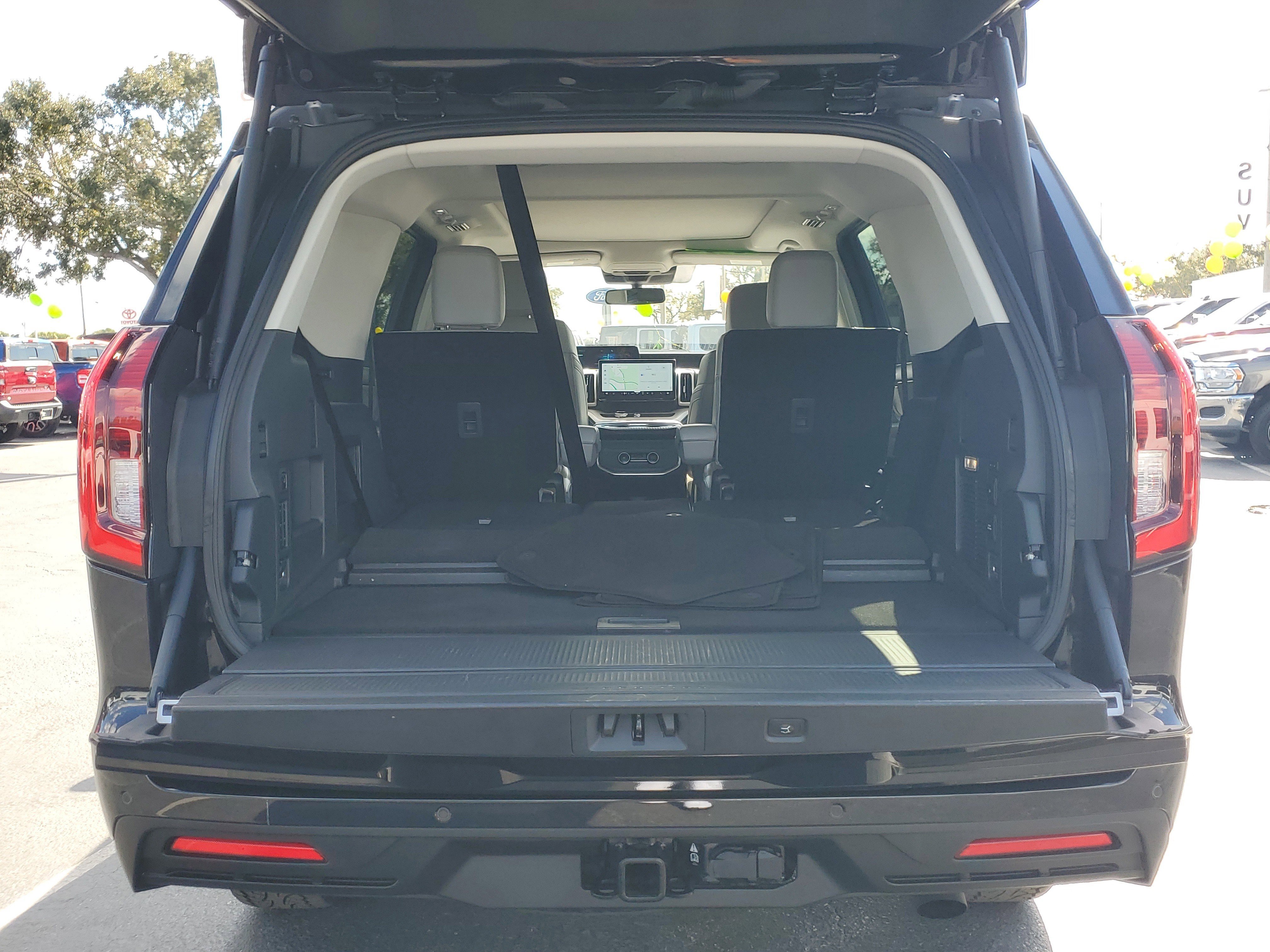 Certified 2025 Ford Expedition Active image 10