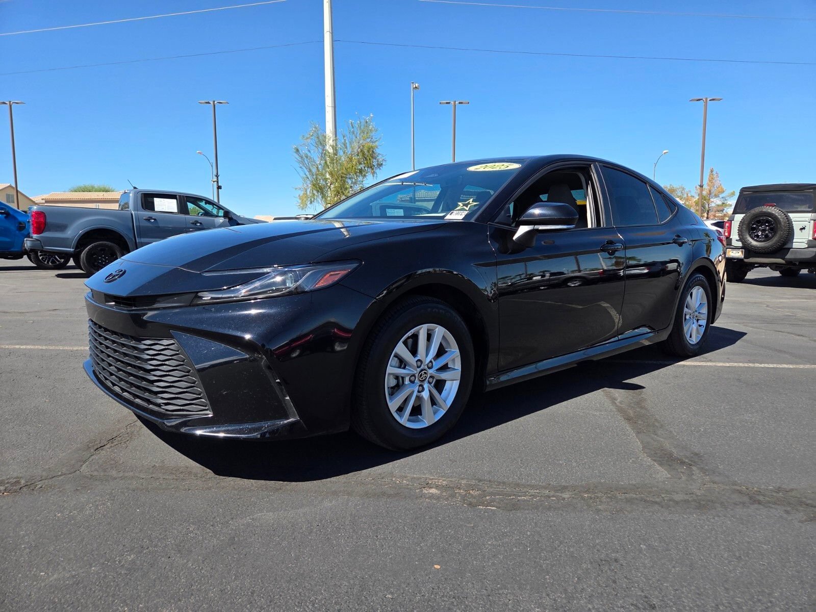 Used 2025 Toyota Camry LE w/ Convenience Package FWD image 2